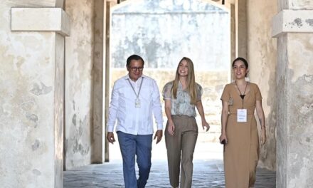 Asiste Paty Lobeira de Yunes al evento “Fandango por la lectura”, encabezado por Beatriz Gutiérrez Müller en San Juan de Ulúa