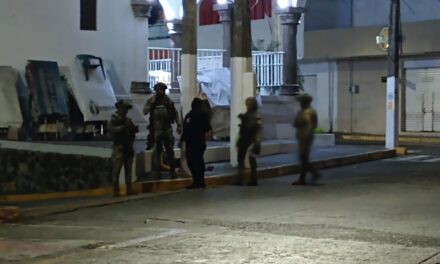 Ejecutan a sujeto afuera del Palacio Municipal de Tuxpan