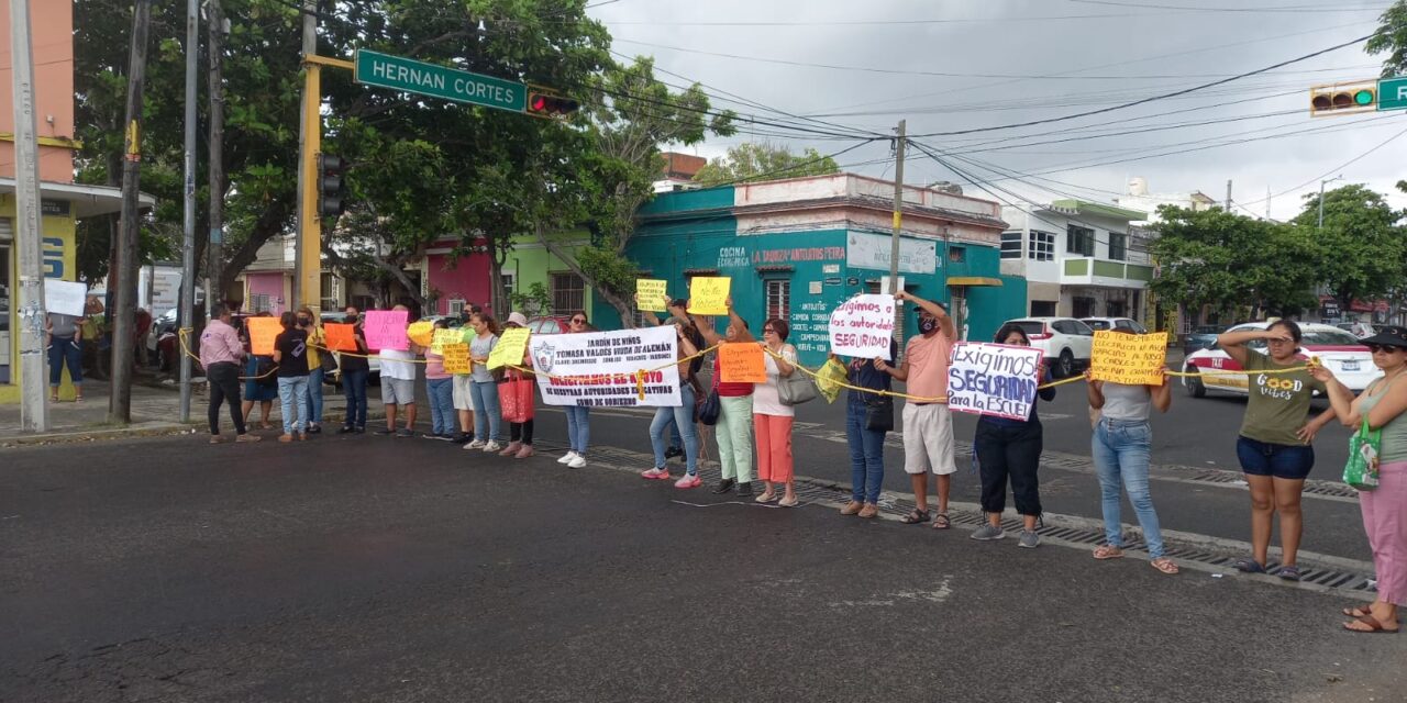 12 veces ha sido robado kinder en Veracruz puerto, bloquen calle