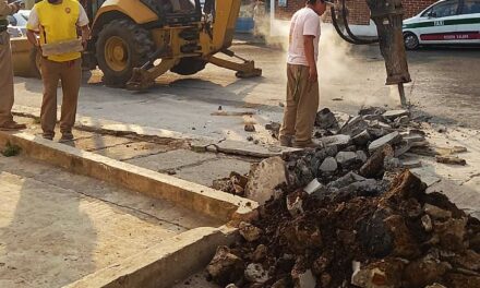 Cientos de familias de la colonia Rafael Lucio se han visto afectadas por la obra de colector pluvial