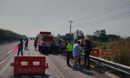 Pobladores de Medellín de Bravo bloquan obra de Grupo MAS