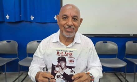 El periodista veracruzano, Diego Hernández, presenta su libro «Bob Ávila – The Number One»
