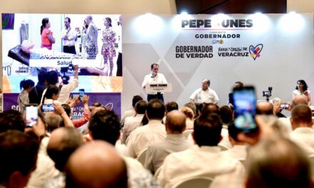 Presenta Pepe Yunes propuestas para recuperar la salud de Veracruz