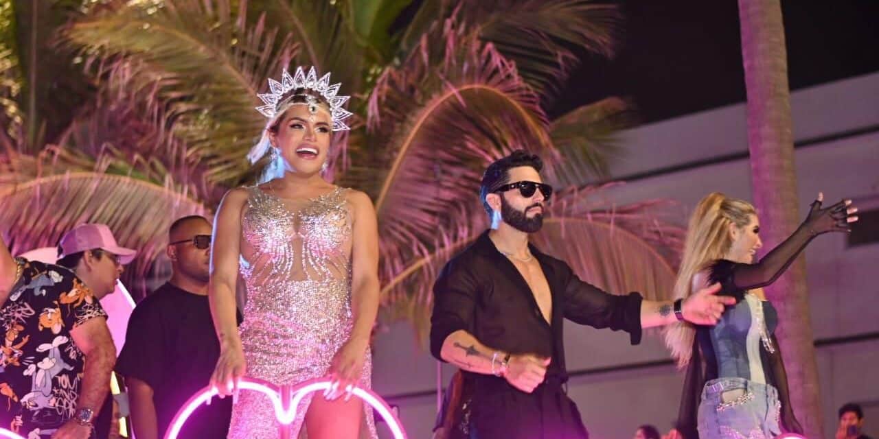 Wendy Guevara, Poncho De Nigris y Marcela Mistral en el Primer Gran Desfile del Carnaval 2024