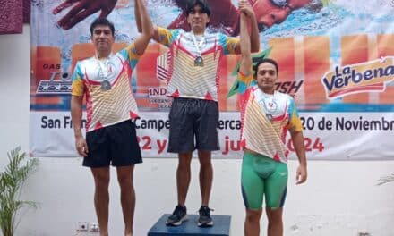 Sobresalen nadadores del Club Tiburones Blancos Veracruz en el Campeonato Regional Zona Sur