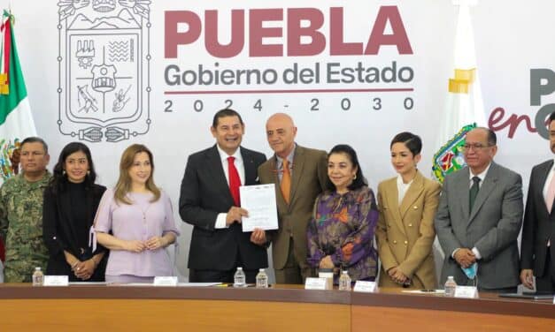 Recibe José Luis Sánchez Solá nombramiento como rector de la Universidad del Deporte