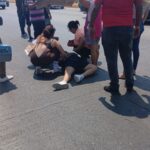 Joven es llevada al hospital tras aventarse de puente en Veracruz puerto