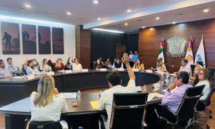 Alcaldesa de Boca del Río cierra Casa del Abuelo entrega espacio a empresa privada y les regala luz, agua y medicinas