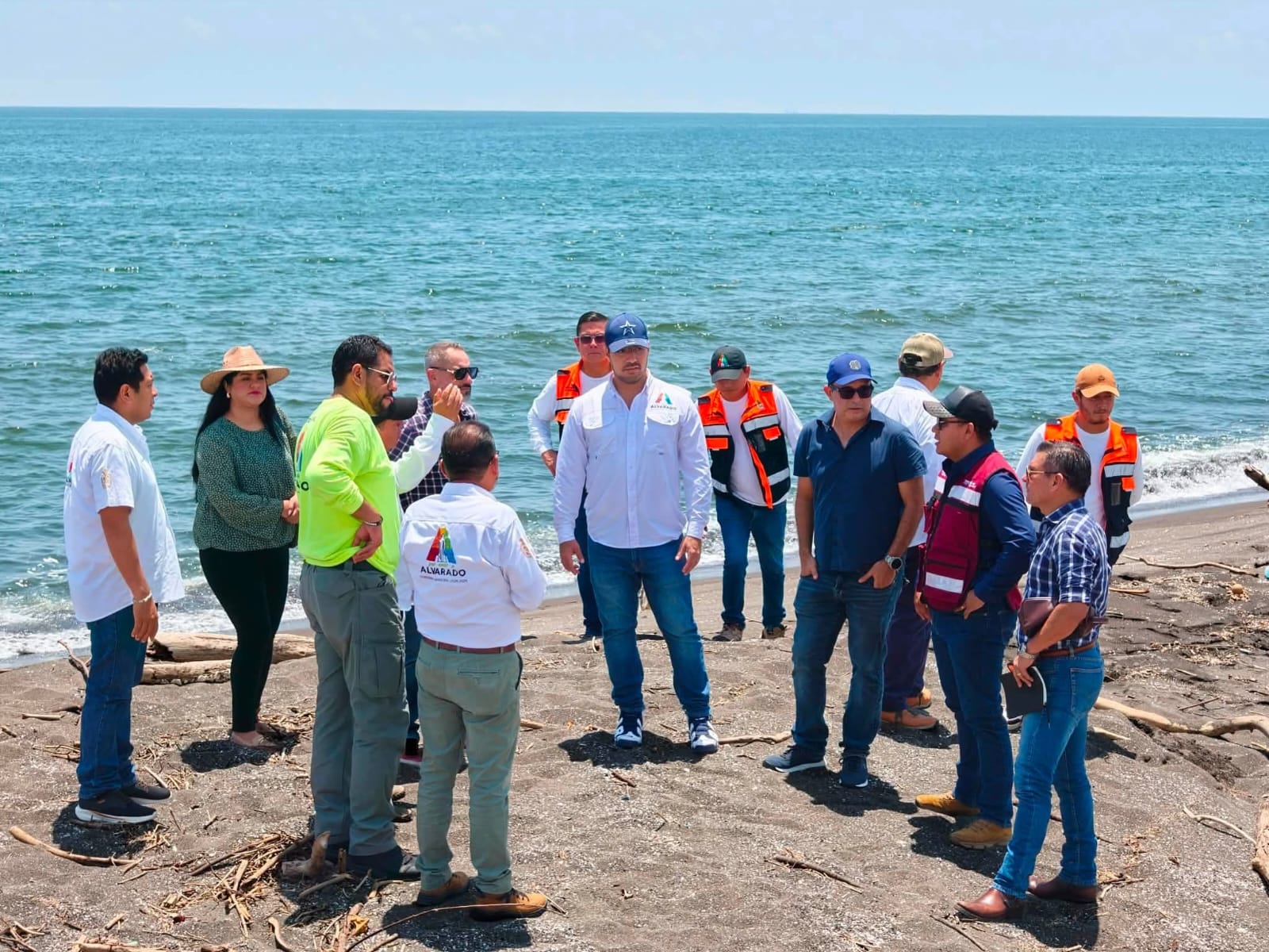Refuerzan coordinación gubernamental para atender infraestructura vial y pluvial en la Riviera Veracruzana