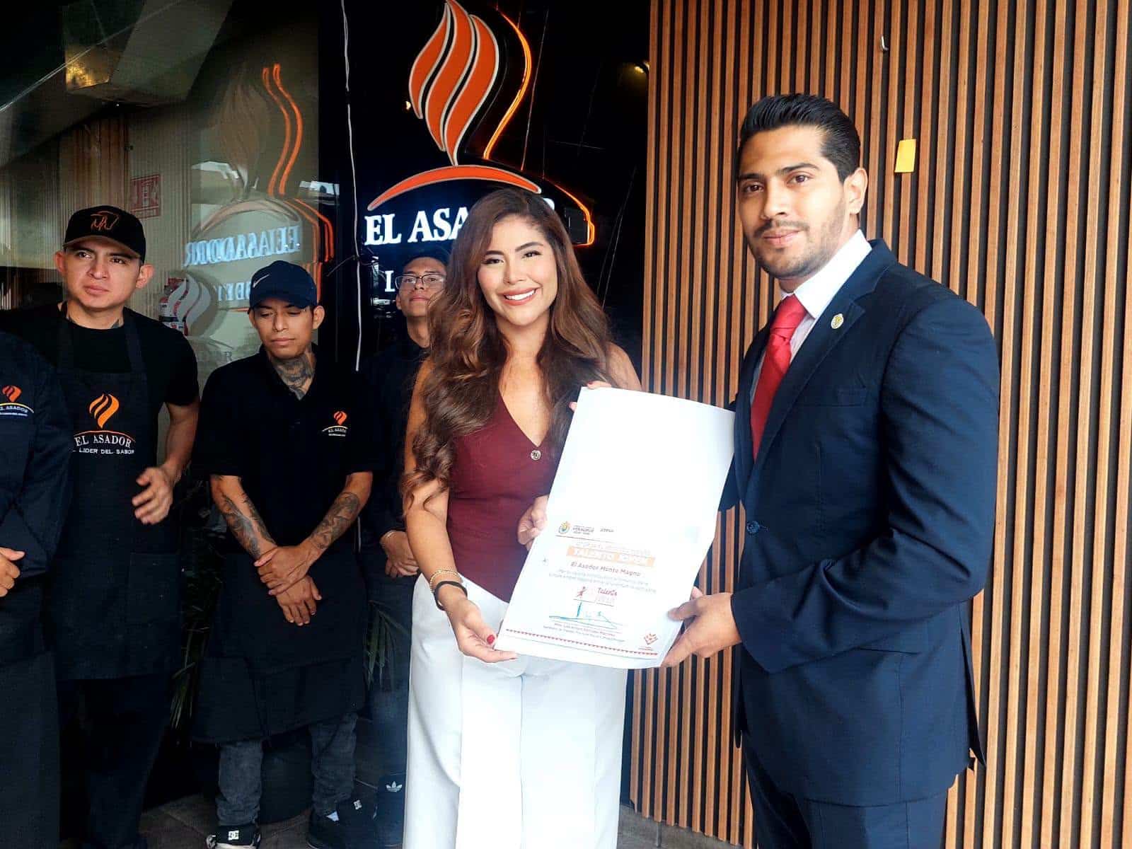 Empresa xalapeña “El Asador, desde 1982″ recibe el Distintivo en Productividad y Desarrollo Humano
