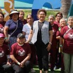 Tere Alfaro acompaña a más de 600 adultos mayores al parque acuático