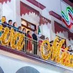 Con orgullo patrio, Rafa Fararoni Magaña encabeza el Grito de Independencia en San Andrés Tuxtla